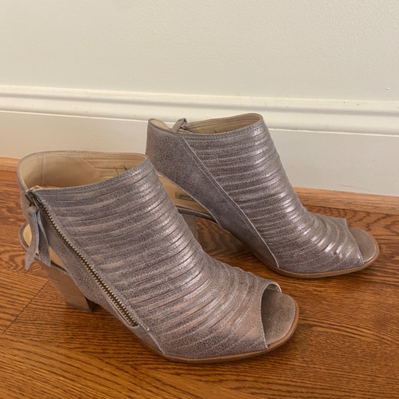 Paul Greene Cayenne peep toe bootie - Picture 2 of 6